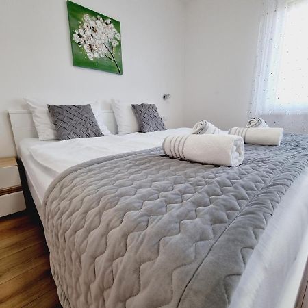 Apartman Maslina Krk Town Bagian luar foto