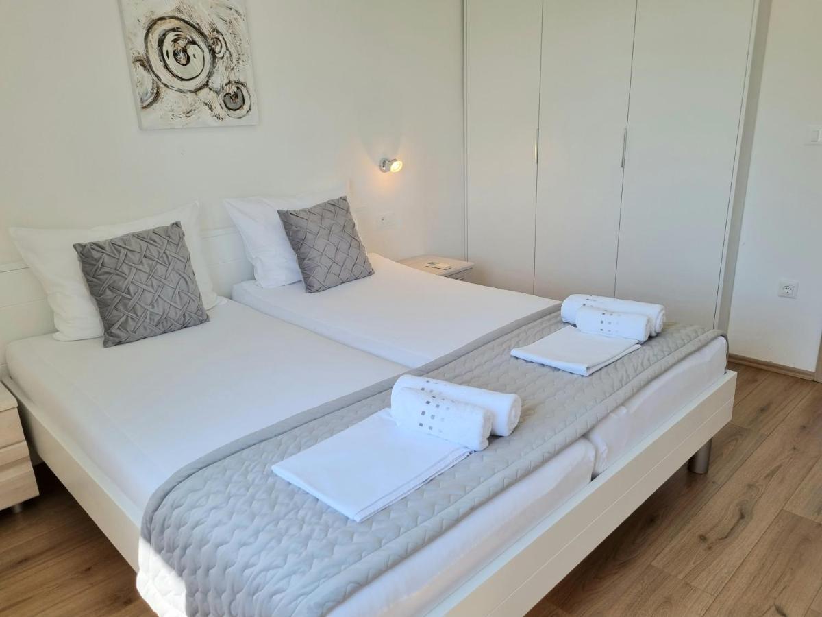 Apartman Maslina Krk Town Bagian luar foto