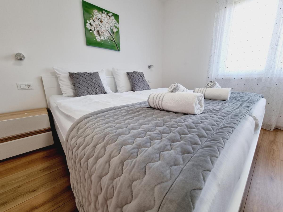 Apartman Maslina Krk Town Bagian luar foto