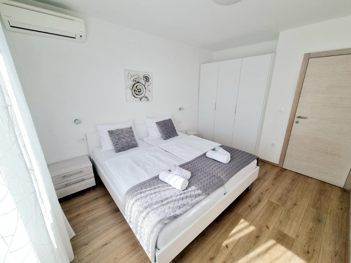 Apartman Maslina Krk Town Bagian luar foto