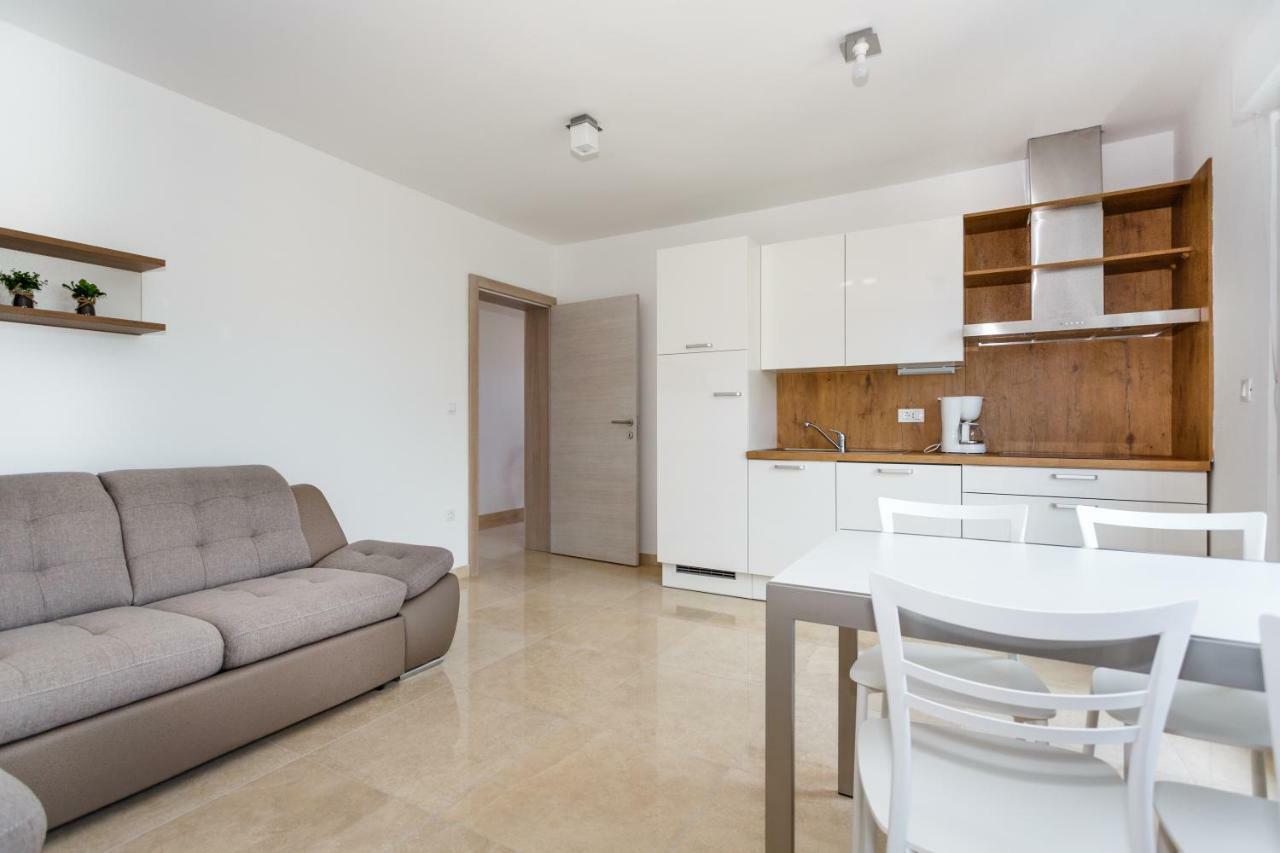 Apartman Maslina Krk Town Bagian luar foto