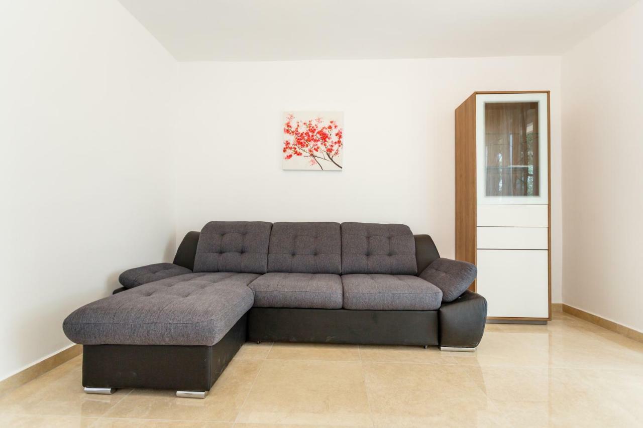 Apartman Maslina Krk Town Bagian luar foto